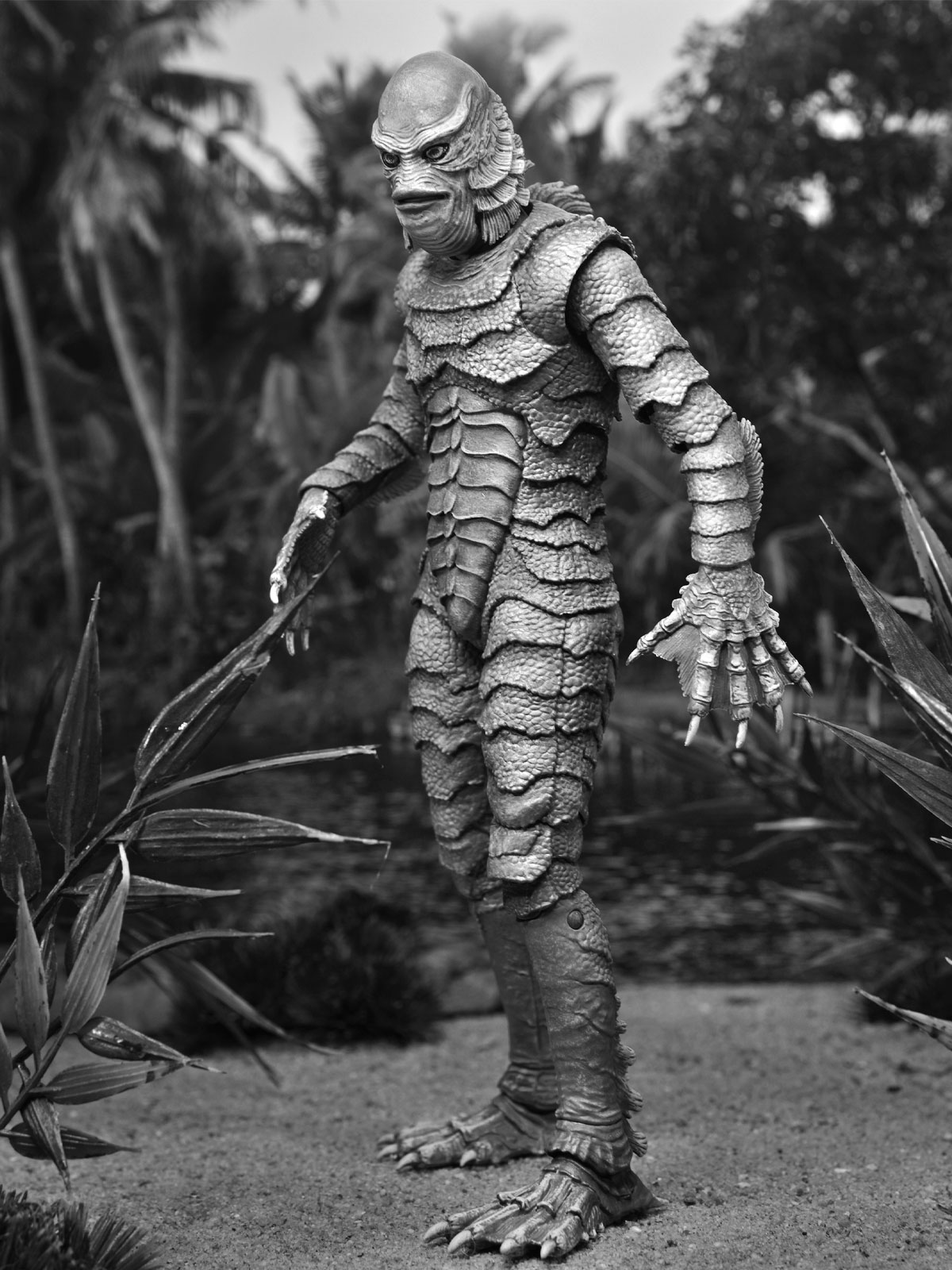 CREATURE FROM THE BLACK LAGOON ULTIMATE UNIVERS MONS. 7" FIG - Image 2