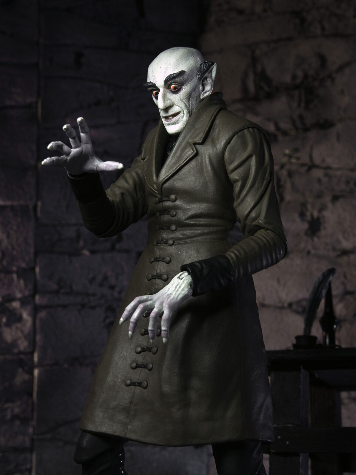 NOSFERATU - ULTIMATE COUNT ORLOK - 7" SCALE ACTION FIGURE - Image 3
