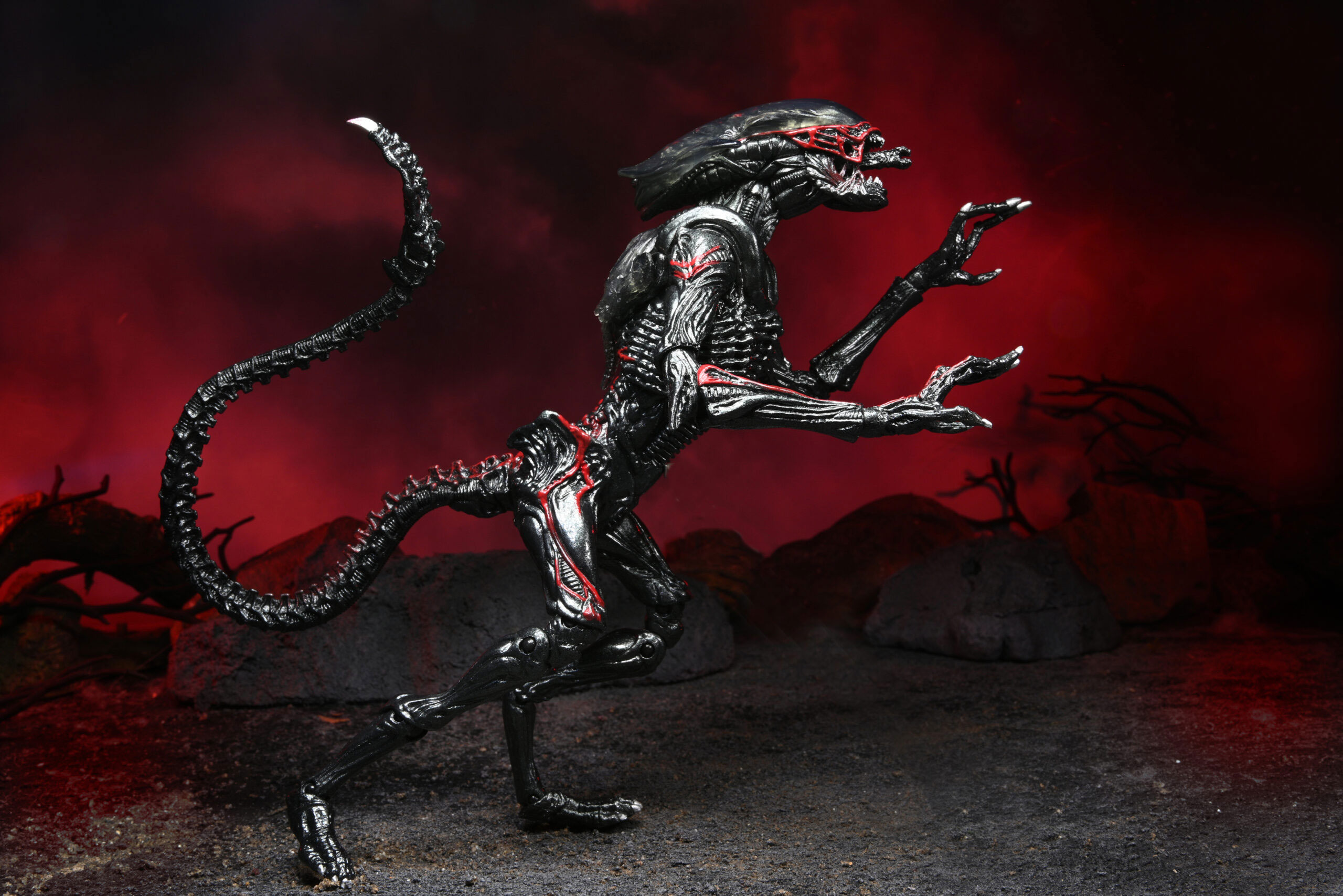 ALIENS NIGHT COUGAR KENNER TRIBUTE 7" SCALE ACTION FIGURE - Image 2