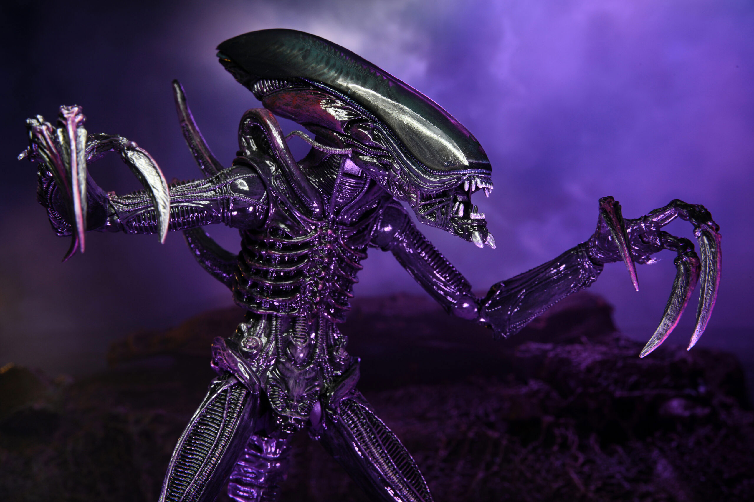 ALIEN VS PREDATOR RAZOR CLAWS 7" ACTION FIGURE - Image 2