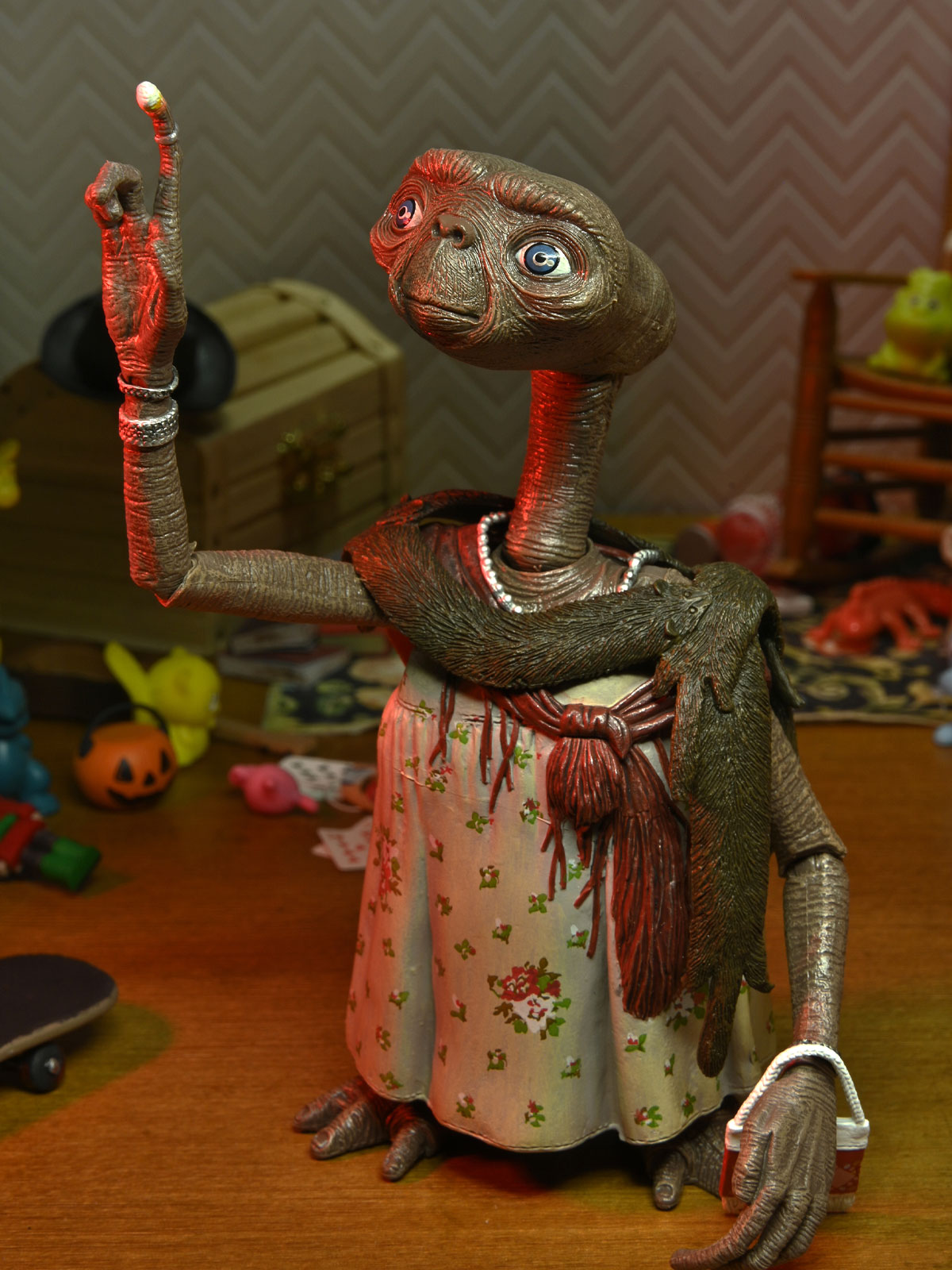 E.T. ULTIMATE DRESS-UP - 40TH ANNIVERSARY 7" FIGURE - Image 3
