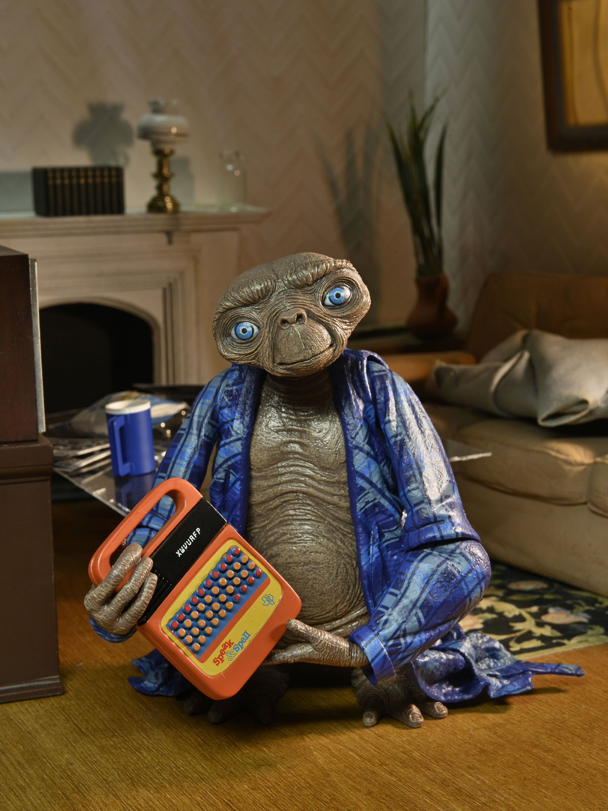 E.T. ULTIMATE TELEPATHIC 40TH ANNIVERSARY 7" FIGURE - Image 2
