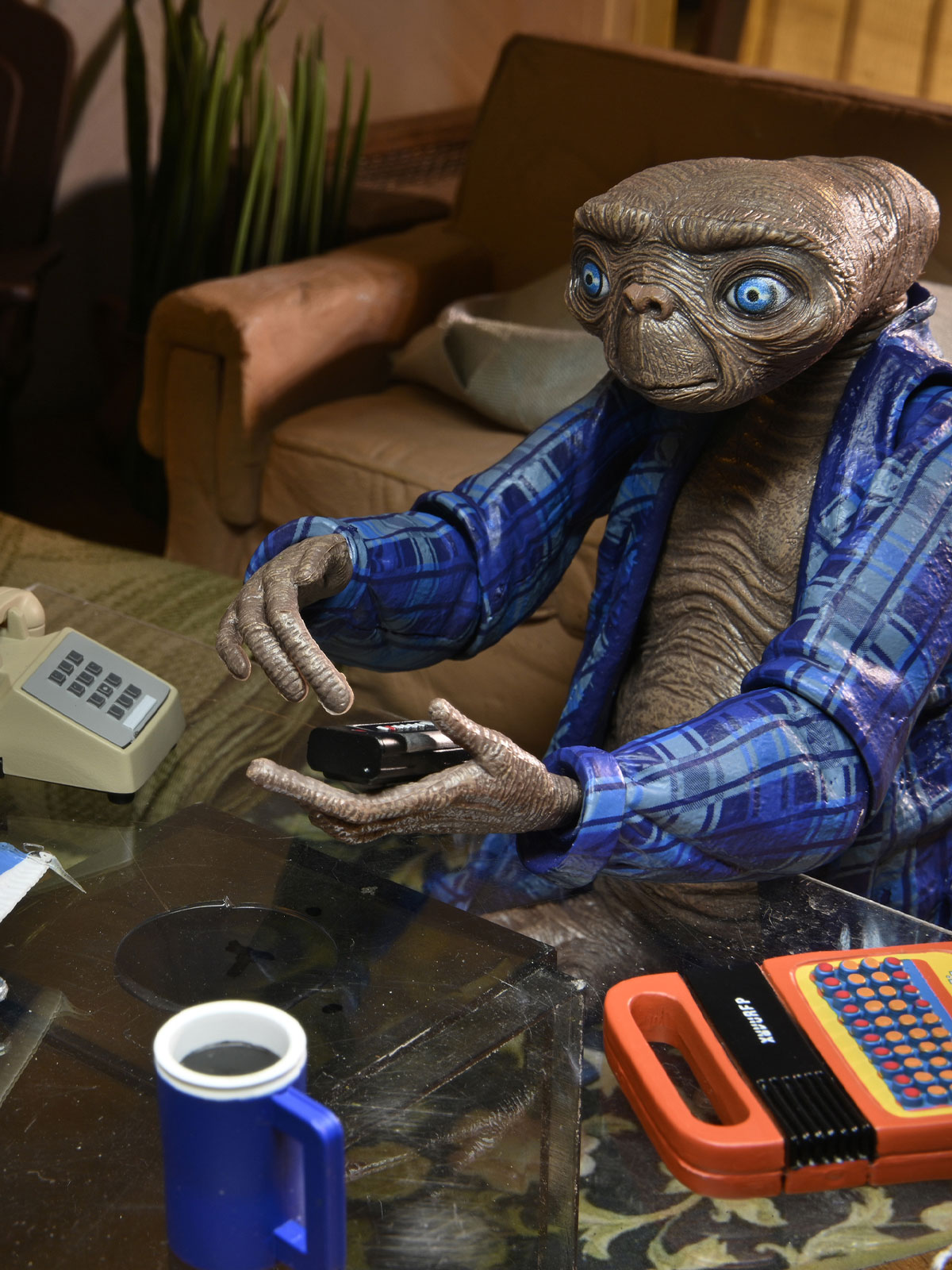 E.T. ULTIMATE TELEPATHIC 40TH ANNIVERSARY 7" FIGURE - Image 3